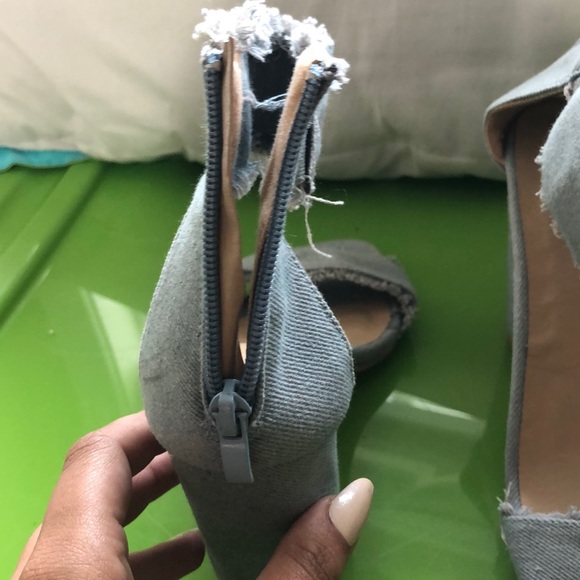 Jean frayed open toe heels - Picture 3 of 9